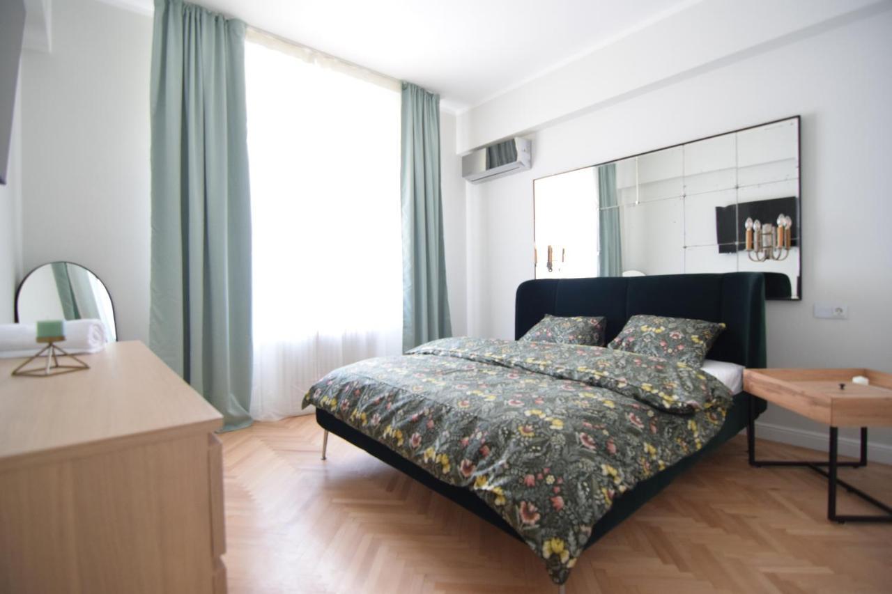 Beautiful Apartment In Old City Bucareste Exterior foto