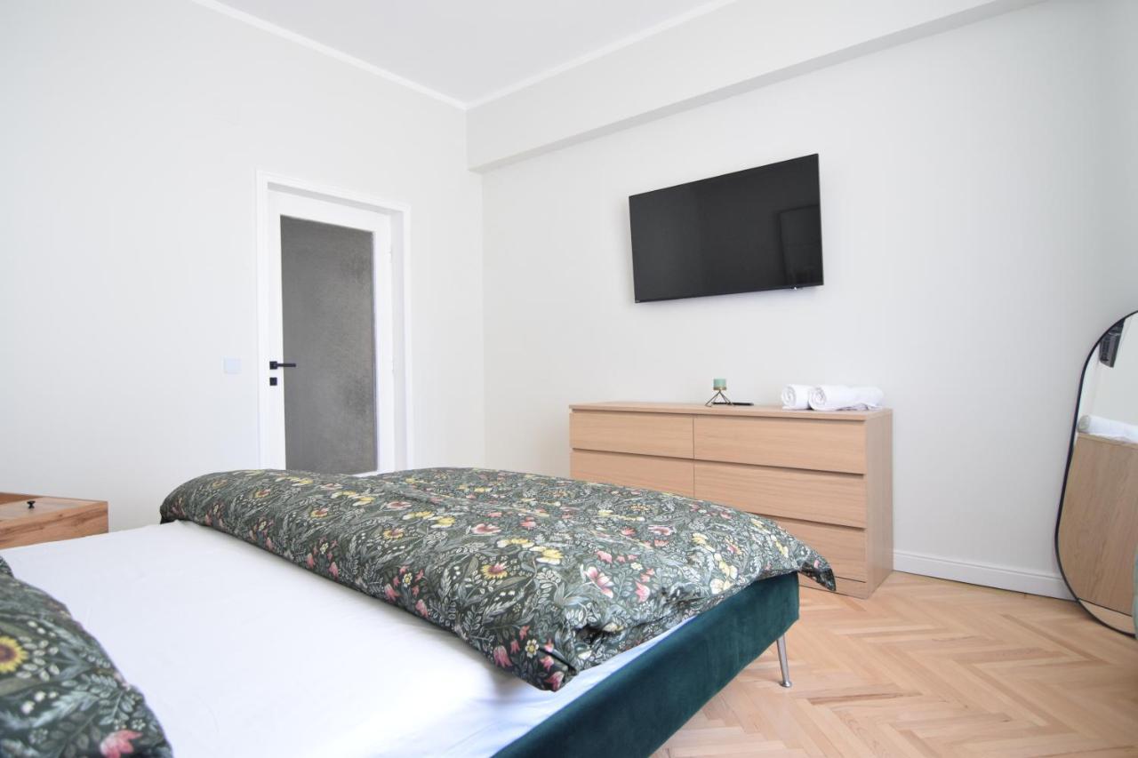 Beautiful Apartment In Old City Bucareste Exterior foto