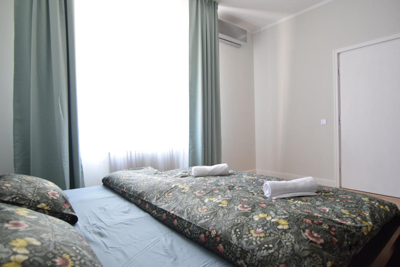 Beautiful Apartment In Old City Bucareste Exterior foto