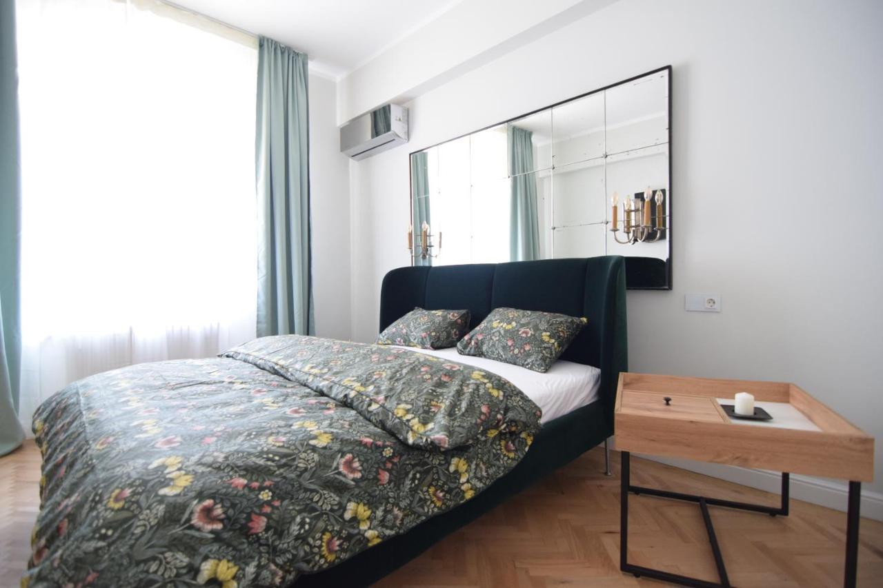 Beautiful Apartment In Old City Bucareste Exterior foto