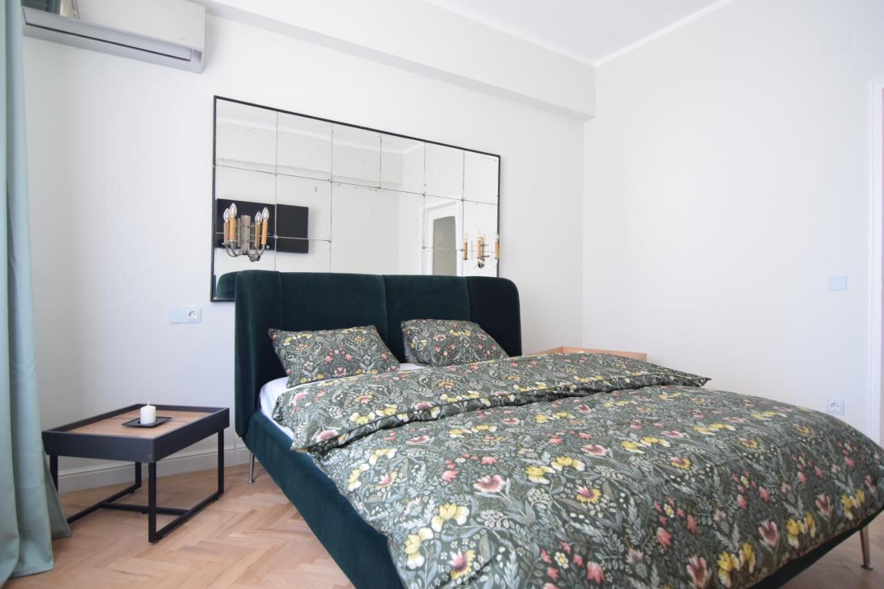 Beautiful Apartment In Old City Bucareste Exterior foto